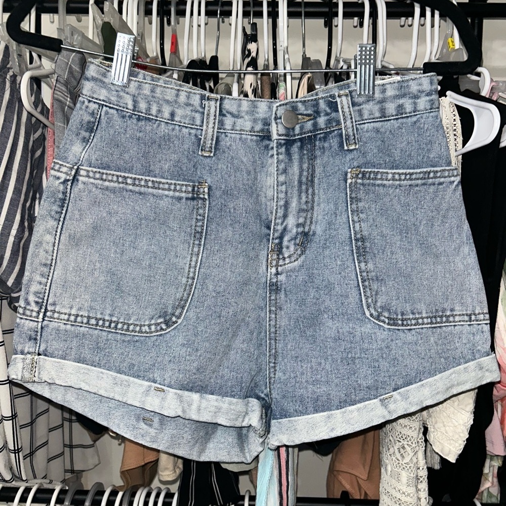 Blue High-Waisted Vintage Jean Shorts with Cuffed Hems - broken zipper